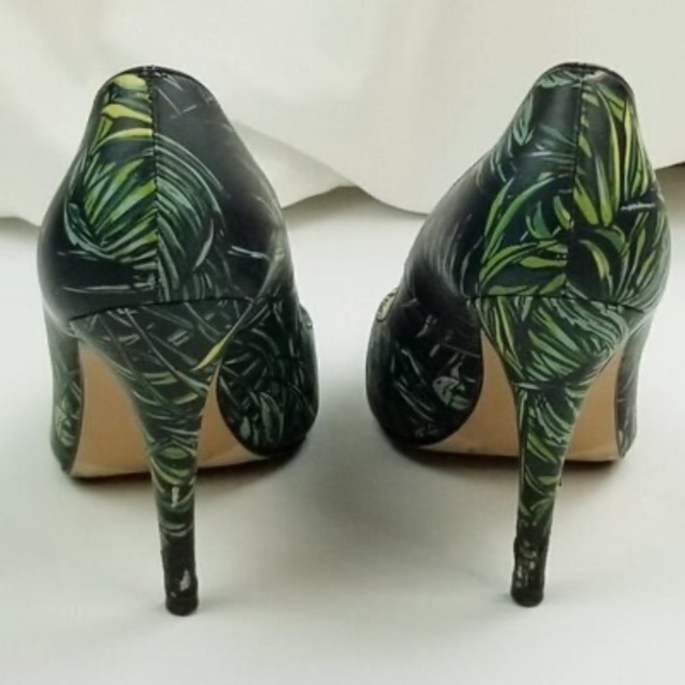 Zara Woman Size 5.5-6 (Euro 36) Contemporary Leaf Green Patterned Pumps - Picture 6 of 12